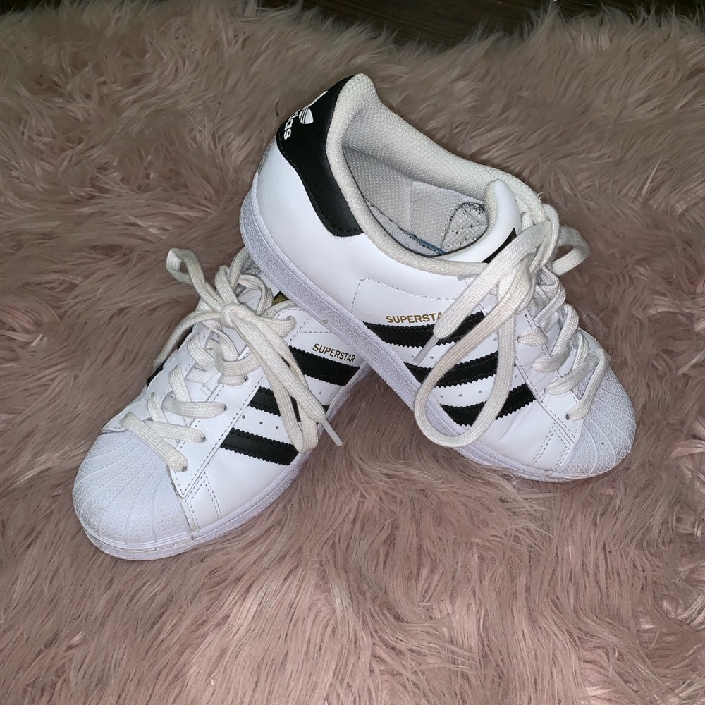 Adidas sneakers SIZE US 4...I’m normally a size 6!